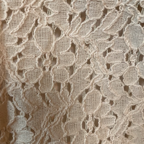 Isaac Mizrahi cream lace skirt - Picture 3 of 4
